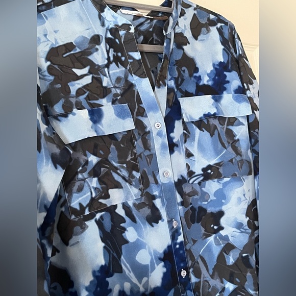 Calvin Klein Blue & Black Abstract Floral Button Down Women’s size medium - Picture 7 of 16